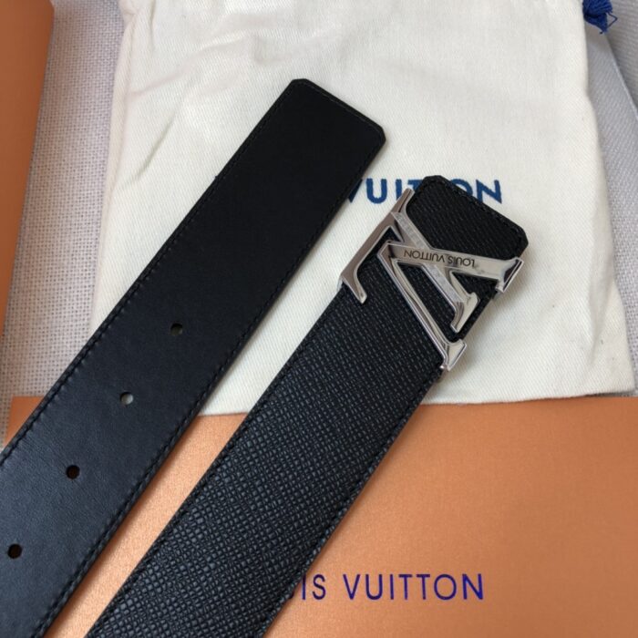 Louis Vuitton Initiales Reversible LV Belt with Silver Hardware for Women - Image 2