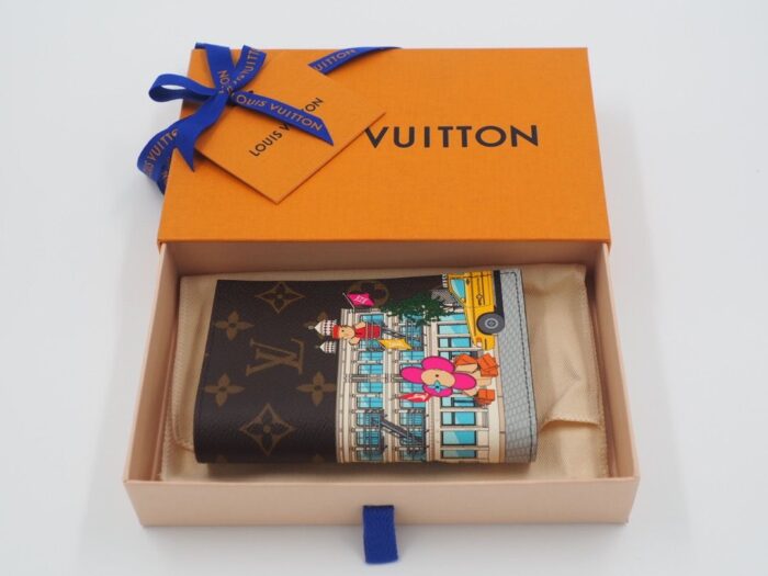 Louis Vuitton Passport Cover M81614- 5.5 Inches/ 14 Cm - Image 4