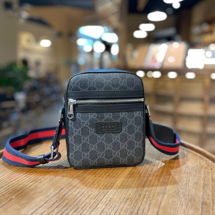 Gucci GG Messenger Bag Black/Grey GG Supreme Canvas A Material With Low Environmental Impact With Black For Men 7in/18cm GG ‎682357 K5RLN 1095